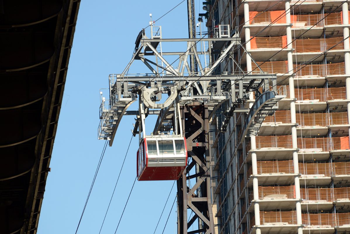09 New York City Roosevelt Island Tramway Next To Ed Koch Queensboro Bridge